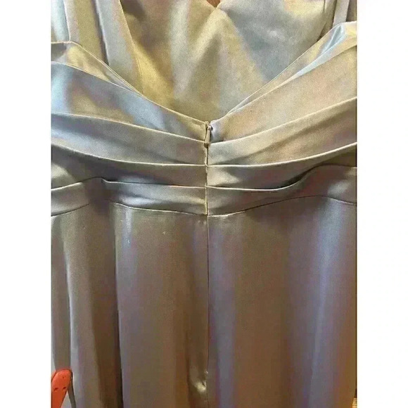 New Mac Duggal Satin Sleeveless Faux Wrap Ruched Gown Platinum Silver Size 2 - Picture 9 of 10